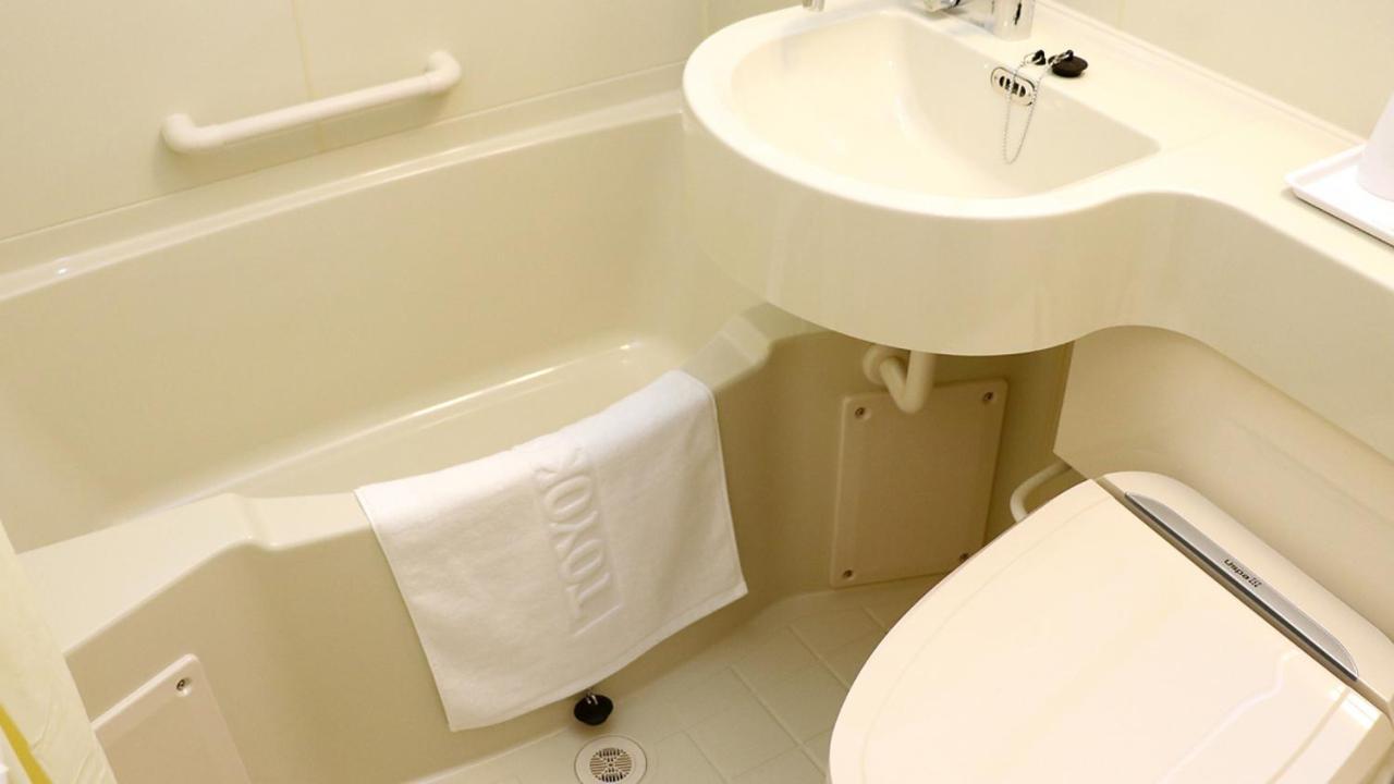Toyoko Inn Okayama Eki Nishi Guchi Hiroba Ngoại thất bức ảnh